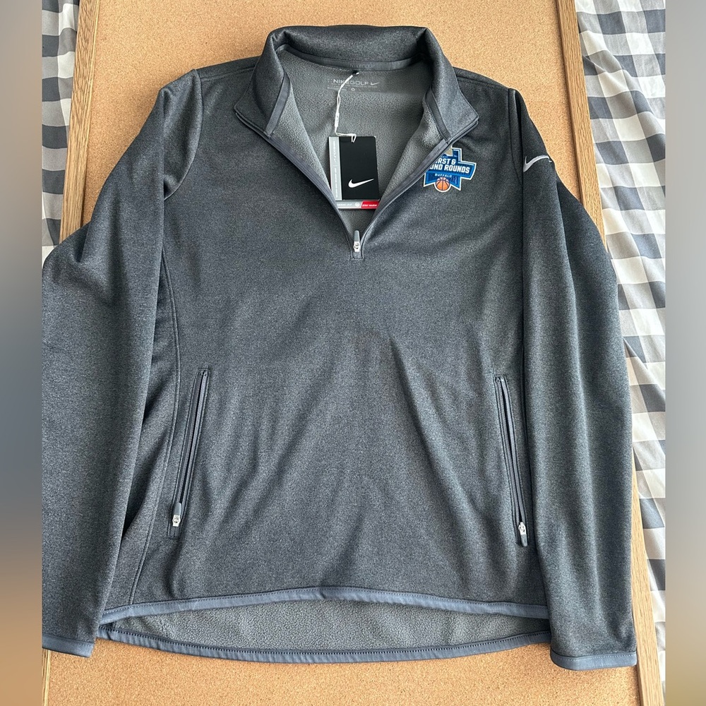 Nike Golf Women’s NCAA March Madness Pullover Medium (NWT)